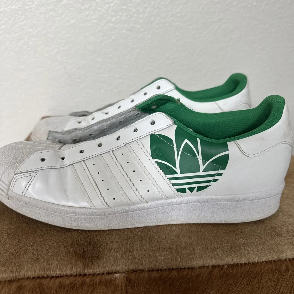 [FY2827] Mens Adidas Superstar.‎ Size 10.5